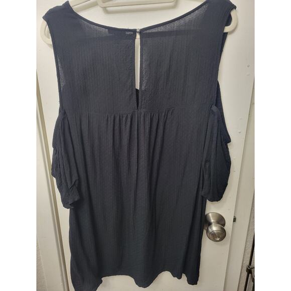 Torrid Black Peek a boo Cold Shoulder V-Neck Short Sleeve Flowing Blouse Top 3XL - Picture 3 of 8